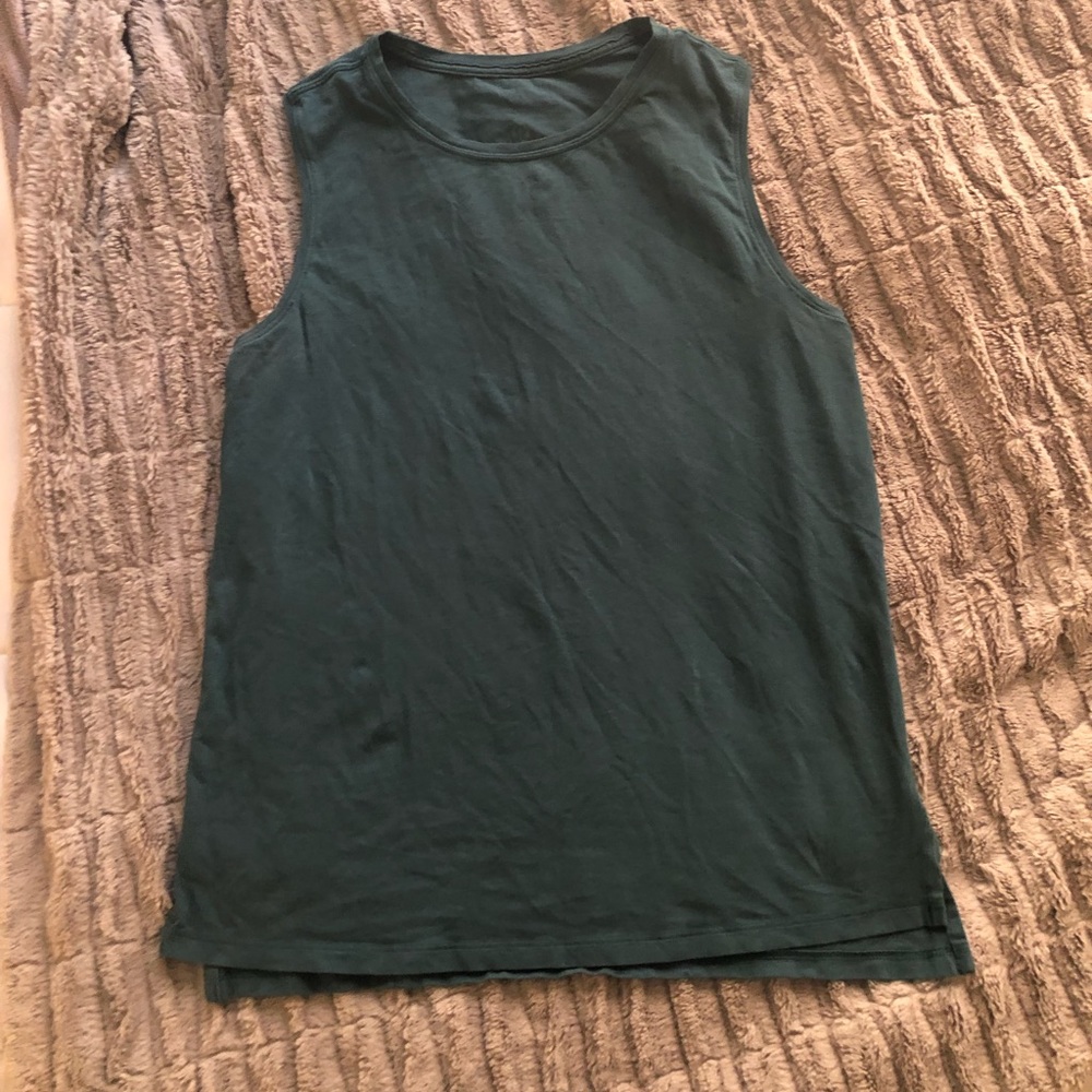 Lululemon muscle tank size 6
